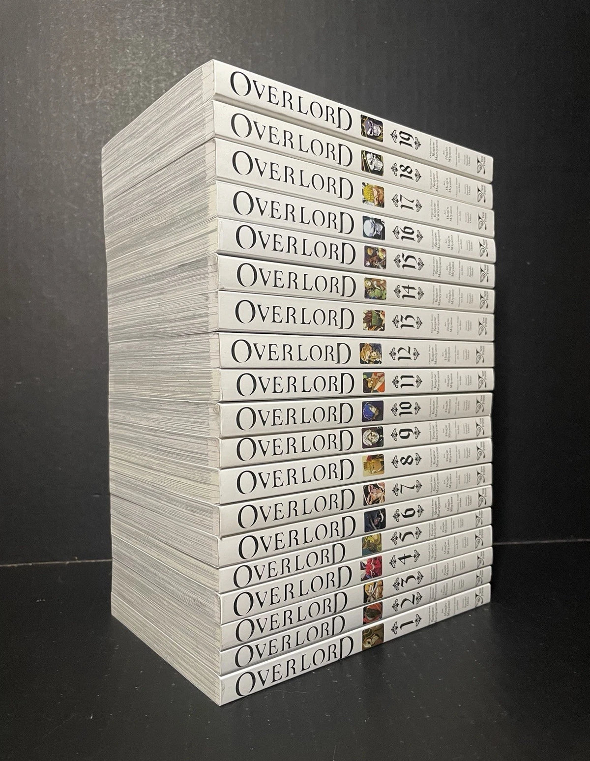 Overlord Manga Volumes 1-19 Brand New US Authentic Yen Press English
