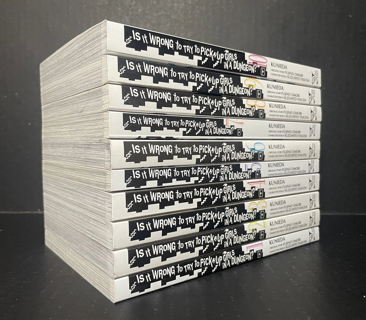 Is it Wrong to Try to Pick Up Girls in a Dungeon? Manga Volumes 1-10 English New
